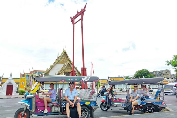 Bangkok: Guided Tour in a Typical Thai Tuk-Tuk