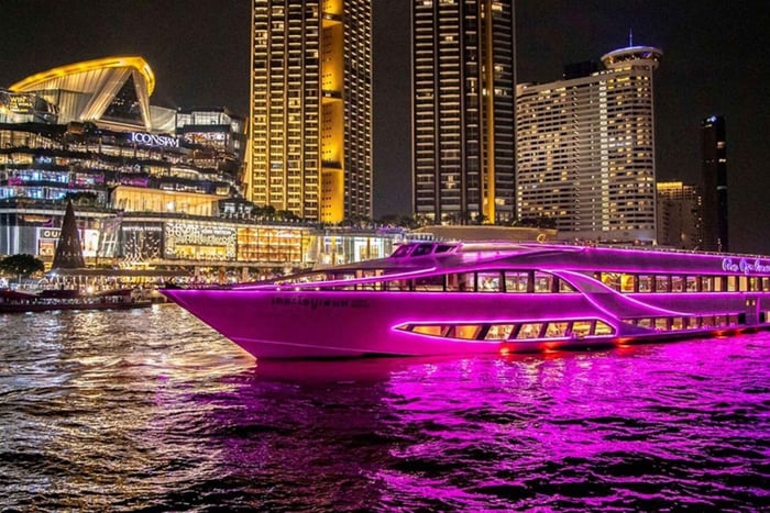 Bangkok: Luksusowy rejs z kolacją po rzece Chao Phraya