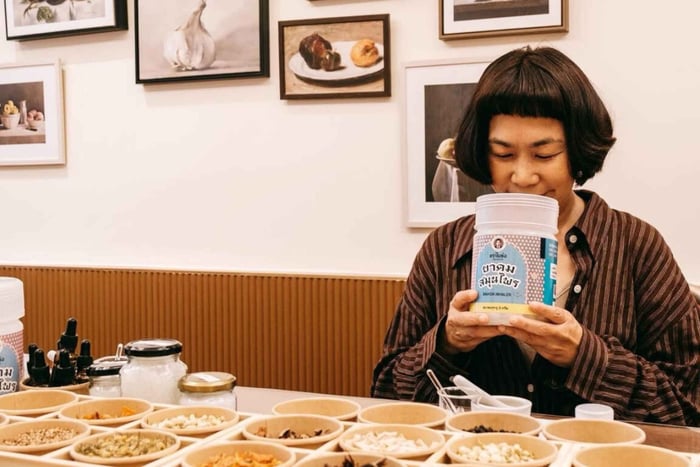 Bangkok: Make your own Thai Inhaler (Yadom) Workshop