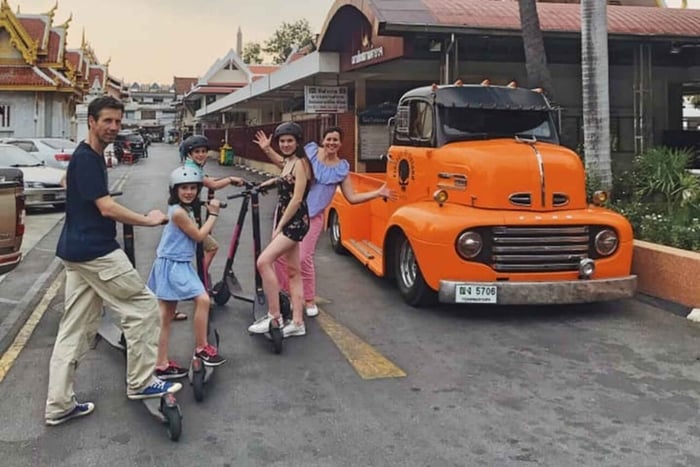 Bangkok : Visita guiada en E-Scooter y/o Bicicleta por la Ciudad Vieja
