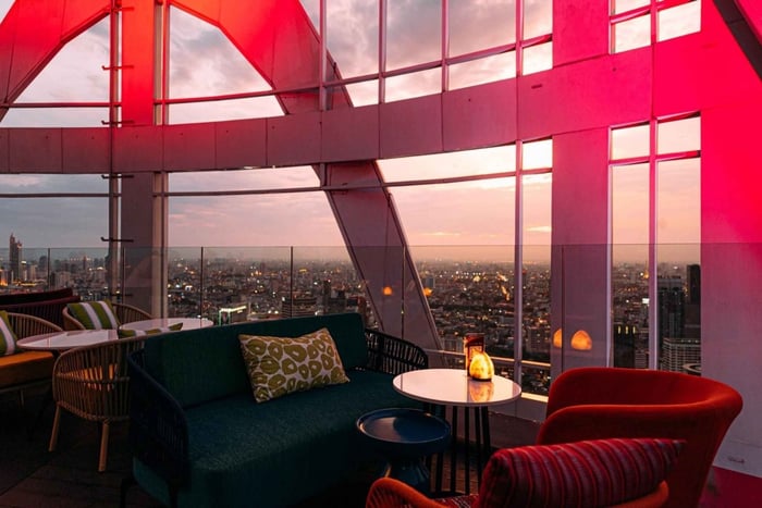 Bangkok: Red Sky 57th Floor COCOA XO Bar