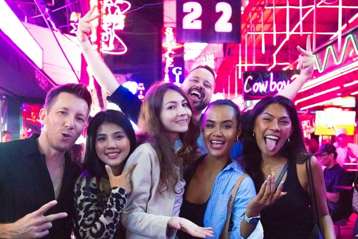 Bangkok bij zonsondergang: rooftopbar, streetfood en verborgen kroegentocht