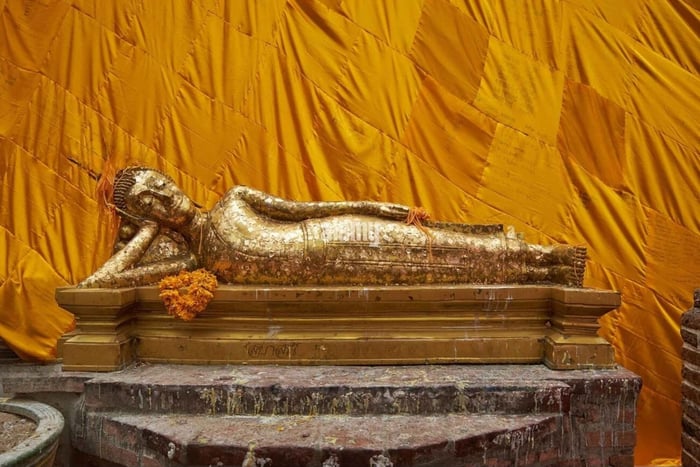 Bangkok: Temple Tour (Golden Buddha + Mini Reclining Buddha)