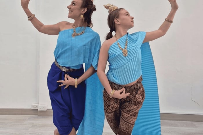 Bangkok Thai Dance Class or Combo Thai Costume & Photoshoot