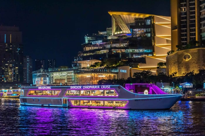 Bangkok: The Newest Luxury 5-Star Bangkok Chao Phraya Cruise