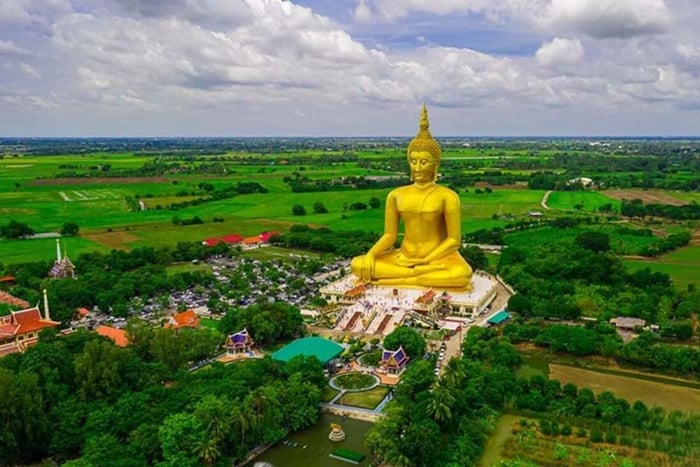 Bangkokista Ayutthayaan, Suuri buddha, apinatemppeli ja salainen kahvila