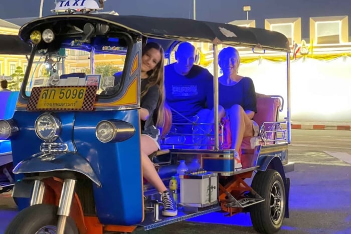 Bangkok Tuk-Tuk by Night with Chinatown Street Food Meal