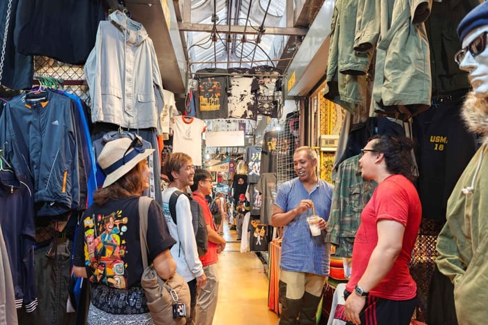 Bangkok : visite guidée du marché de Chatuchak pour les vêtements vintage