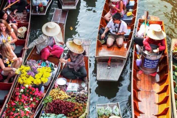mercado flotante, mercado del tren y templo