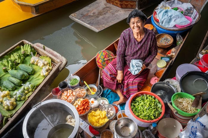 Vanuit Bangkok: Spoorweg & Damnoen Saduak Drijvende Markt Tour