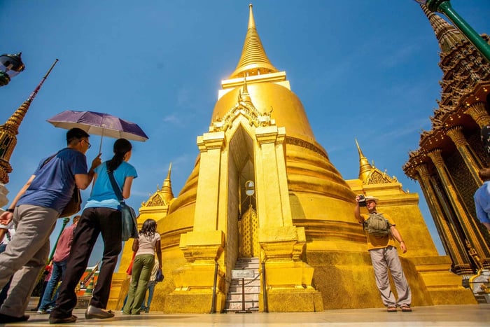 Grand Palace, Wat Pho & Canal Boat Tour