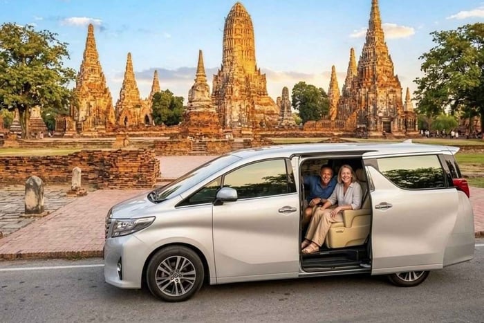 Hel dagstur med Alphard i liten gruppe til UNESCO-templene i Ayutthaya