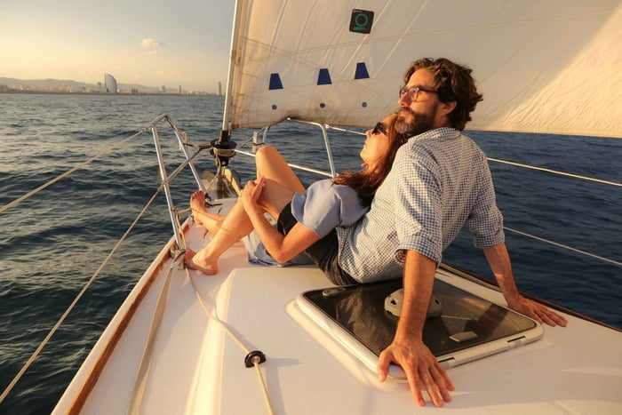 Passeio Particular de Barco a Vela ao Pôr do Sol de 2 Horas para até 12 Pessoas