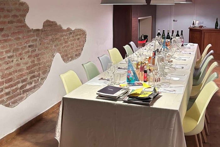 Barcelona: Create your own wine label + tasting of 3 wines