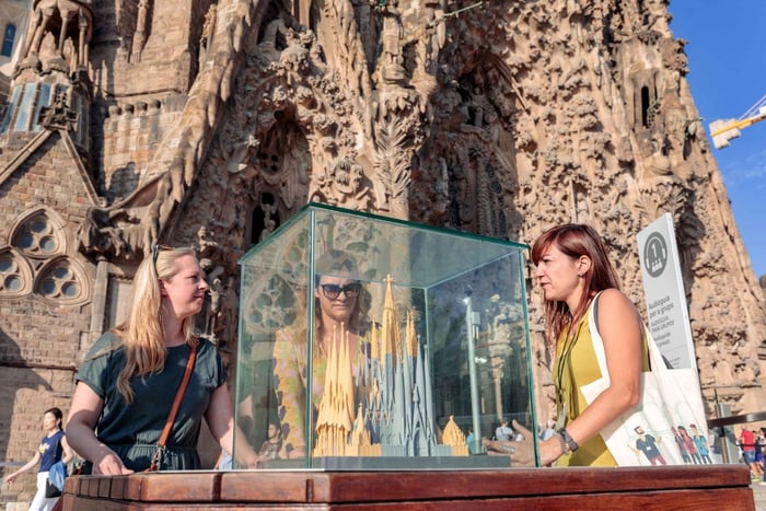 Barcelona: Oplev Gaudí, Sagrada Familia og Park Güell