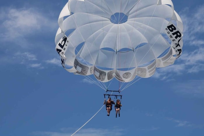 Barcelona: Parasailing med panoramautsikt i fallskjerm over havet