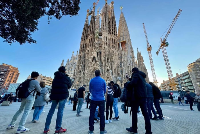 Barcelona: zwiedzanie Sagrada Familia i opcjonalny jarmark bożonarodzeniowy