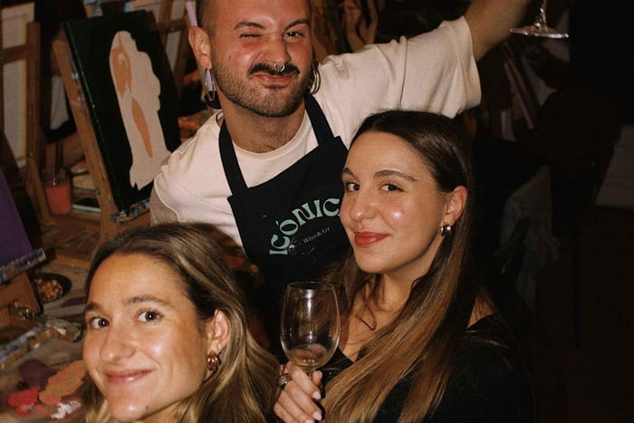 Barcelona: Tarotlæsning, maling og vin!