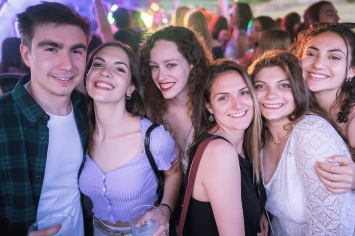 Buzz festa in bianco al beach club