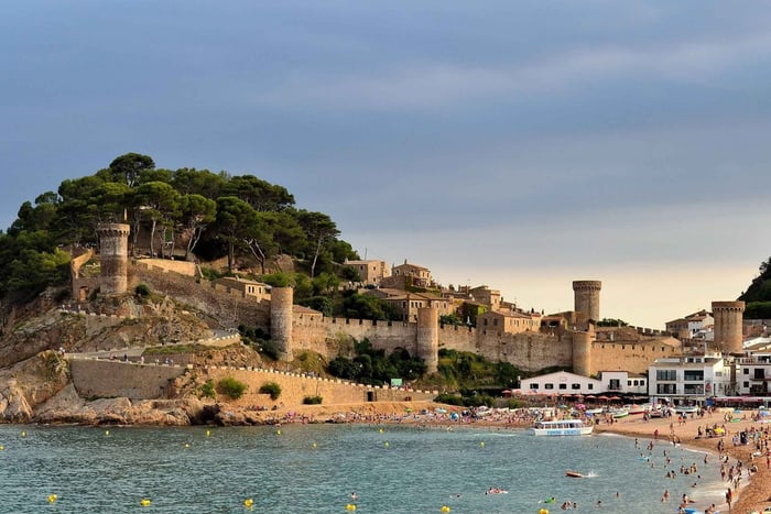 Costa Brava: Passeio de barco e visita a Tossa com recolha no hotel