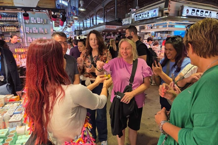 Barcelona - en rundtur Läcker matrundtur och sightseeing i stadskärnan