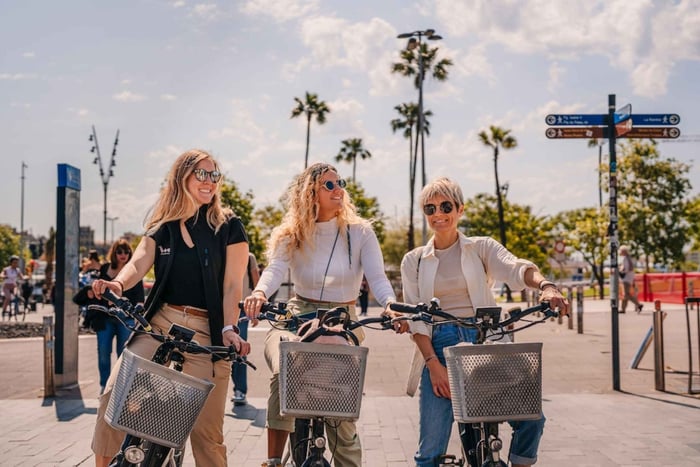 E-cykeltur med Montjuic-svævebane og bådtur