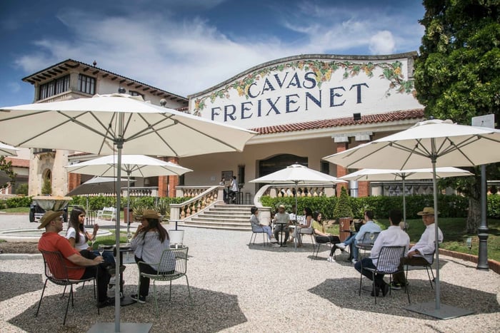 Из Барселоны: экскурсия с гидом по погребам Freixenet