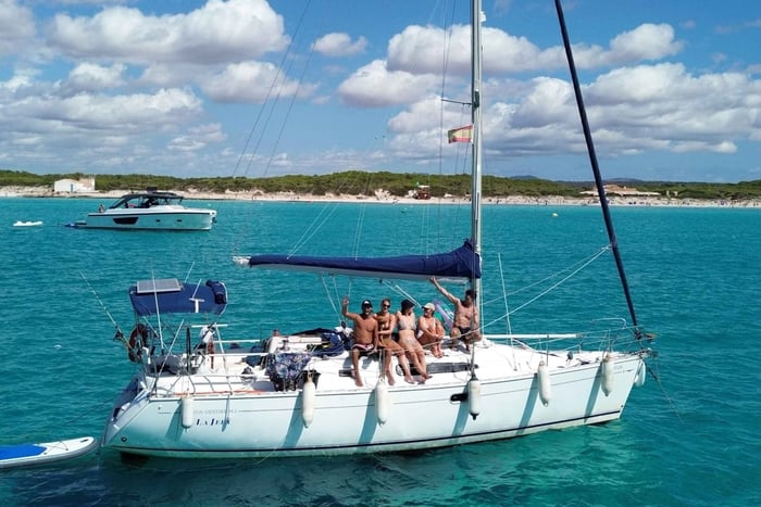 New Sailing / Passeio de barco com tudo incluído