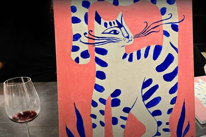 Paint & Wine в Барселоне: искусство, вино и музыка в уникальной атмосфере