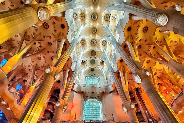 Visita à Sagrada Família com um guia arquiteto, bilhetes incluídos.