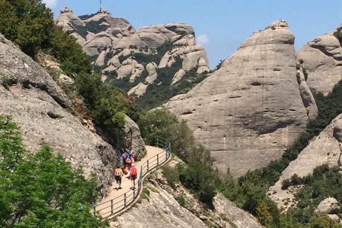 Barcellona: escursione a Montserrat, natura e monastero, semi-privato