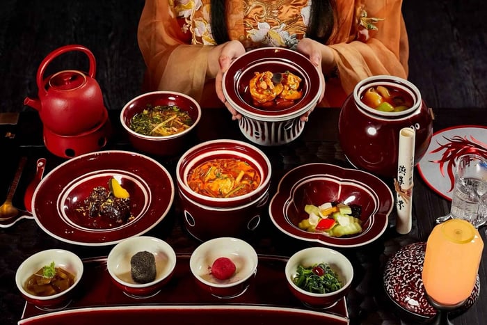 Peking: antika kinesiska bankettföreställningar och hanfu