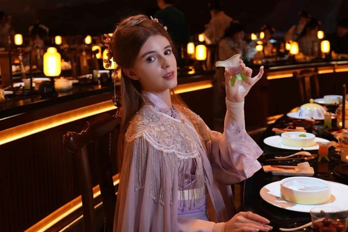 Beijing: Imperial Themed Banquet with Opera and Costume