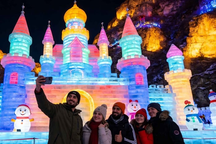 Peking: Longing Gorge Ice Festival mit optionalen Aktivitäten