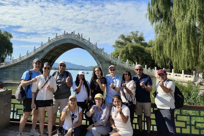 Beijing: Mutianyu Great Wall ENG/ESP/RUS Guided Bus Tour