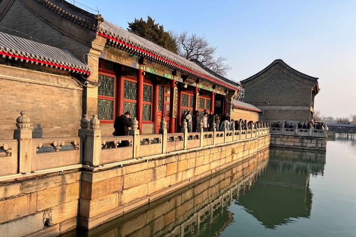 Beijing： Summer Palace Guided Tour with Boat Cruise