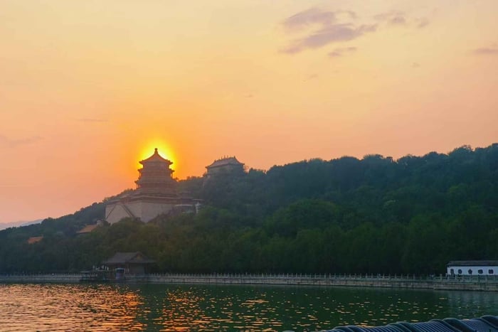 Beijing: Summer Palace Highlight Walking Tour