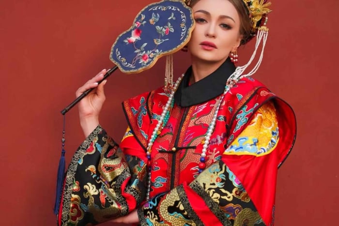 Star in Your Own Dynasty Hanfu Photoshoot