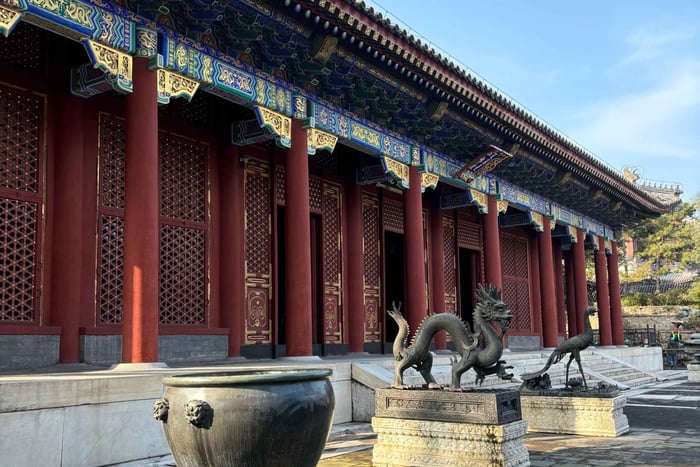 Summer Palace & Longqingxia Gorge private Tour