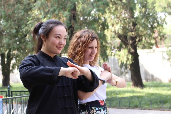Peking: Tai Chi- ja Kung Fu -kurssi puistossa matkamuiston kera