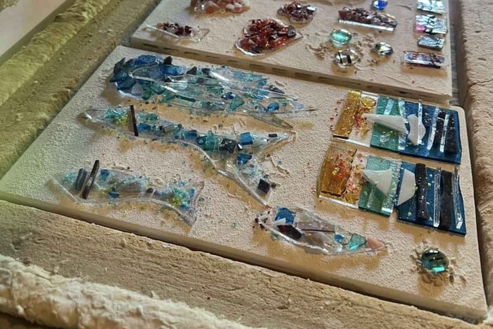 Belgrad: Glassfusjonsworkshop med lokal kunstner