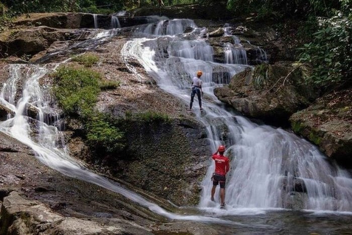 Belize: Jungle Canopy Zipline & Waterval Rappelling