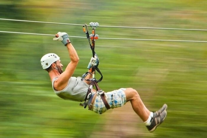 Belize : Aventure en tyrolienne dans la forêt tropicale de Bocawina