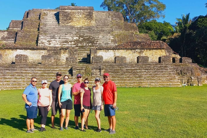 Private Belize City: Altun Ha & Howler Monkey Tour