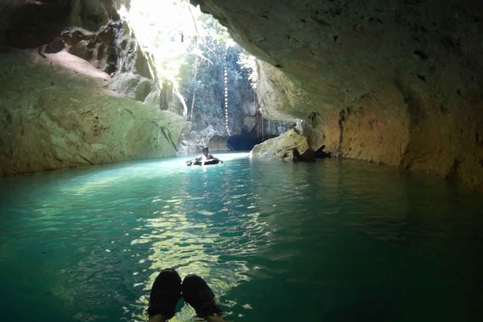 San Ignacio: Cave Tubing with Lunch & Optional Zipline
