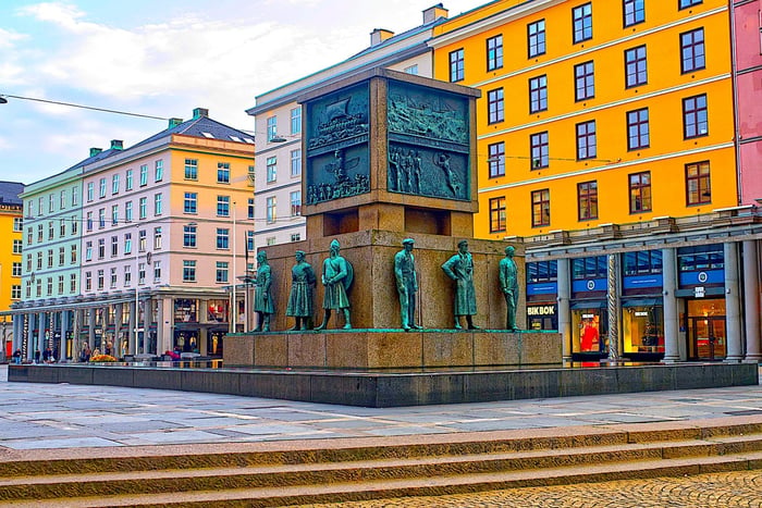 Bergen: Guided Walking Tour with Local Guide