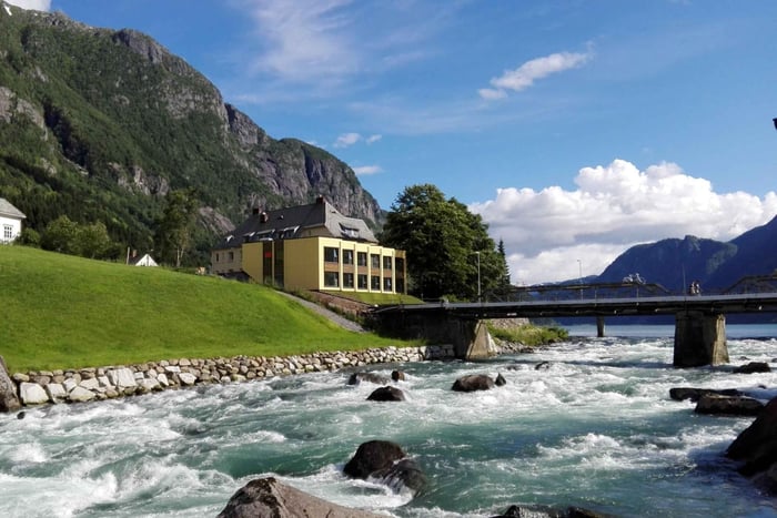 Oslo: 7-tägige Tour „Hardangerfjord in Kürze“ mit malerischer Bootsfahrt