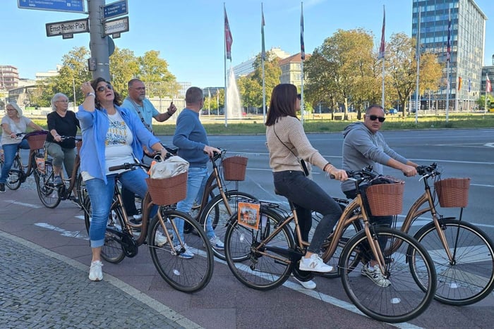 Authentic guided bike tour – off the beaten path