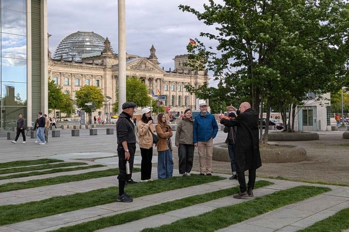 Berlin City walk Government District and Places of Democracy