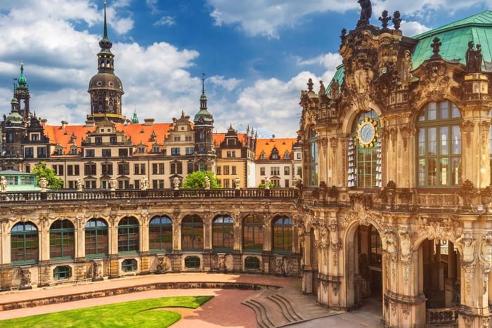 Berlin: Dresden & Meissen Day Tour + Porcelain Factory